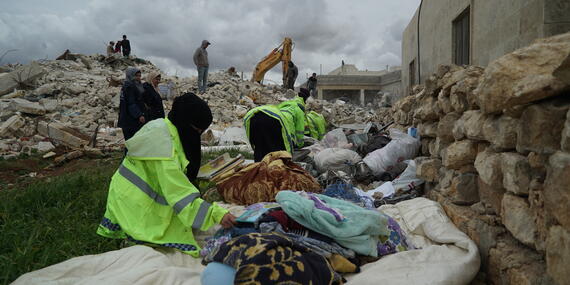 Removing debris as part of the Early Recovery and Livelihoods cluster